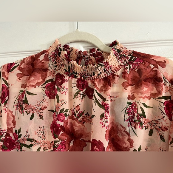 Torrid Size 2 Floral Blouse 🩷 NEW WITH TAGS - Picture 3 of 12